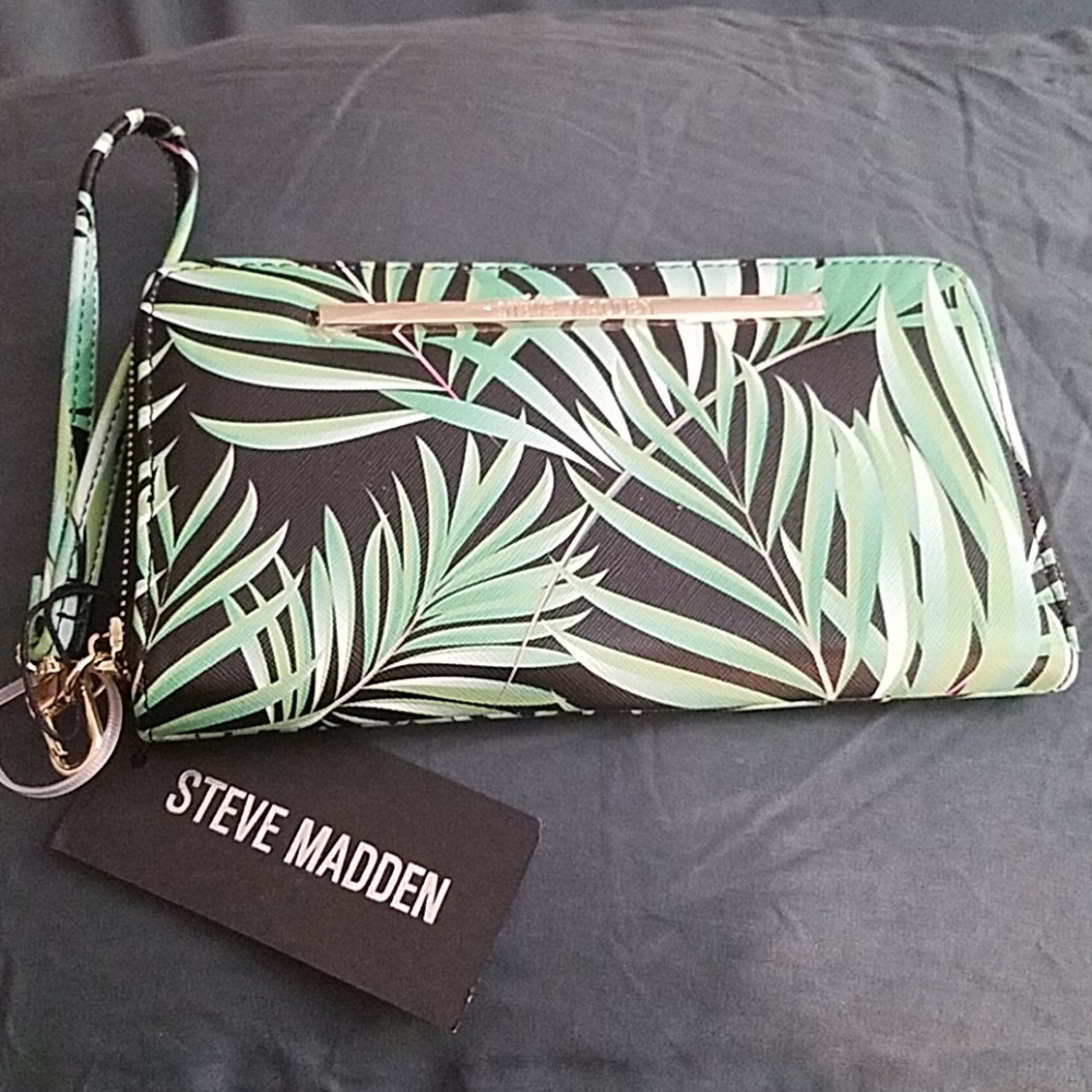 Steve Madden zip wallet